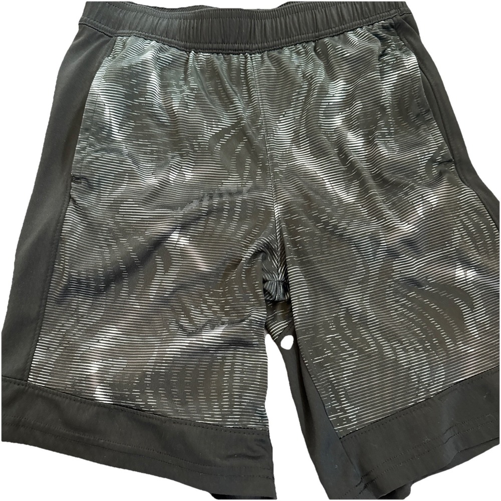 All in‎ Motion Boys Athletic Gym Shorts Size L 12/14 Black Halo graphic Camo